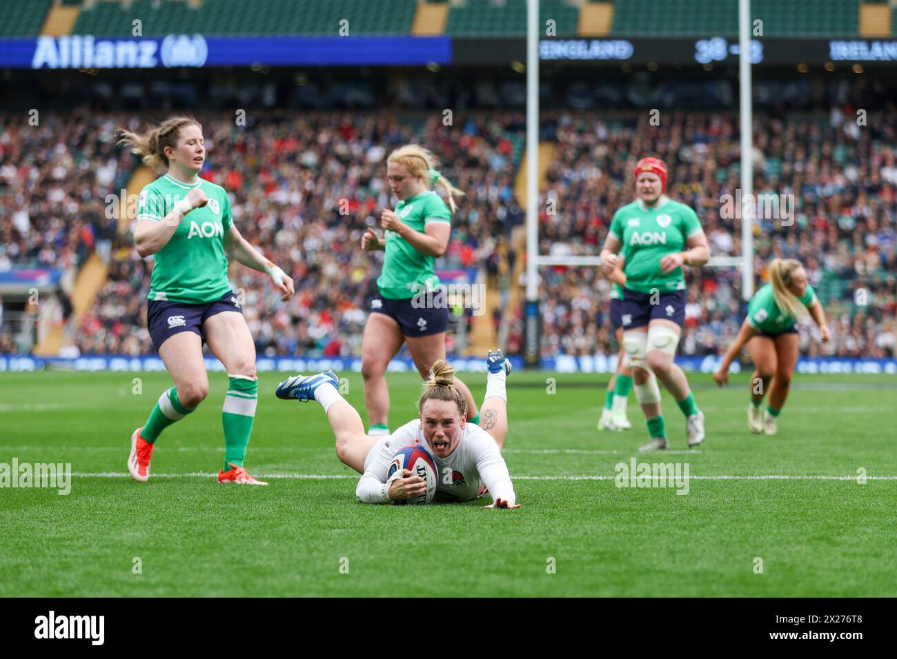 Londres, Royaume-Uni. 20 avril 2024. Megan Jones marque un essai lors du match Angleterre - Irlande au Twickenham Stadium pour les six Nations féminines Guinness. Londres, Royaume-Uni crédit : ️ Elsie Kibue/Alamy Live News Banque D'Images