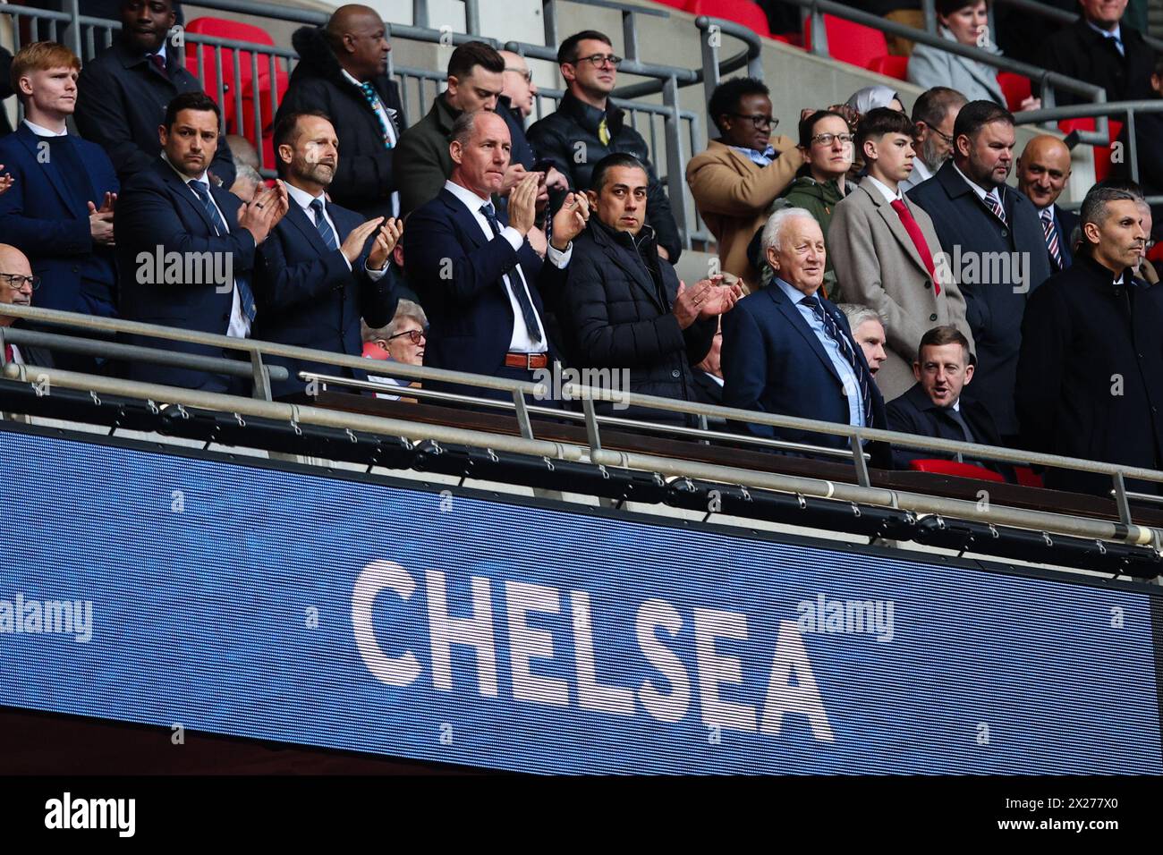 LONDRES, Royaume-Uni - 20 avril 2024 : Behdad Eghbali, co-propriétaire de Chelsea, regarde depuis le stand lors de la demi-finale de la Coupe de FA des Emirates entre Manchester City FC et Chelsea FC au stade de Wembley (crédit : Craig Mercer/ Alamy Live News) Banque D'Images