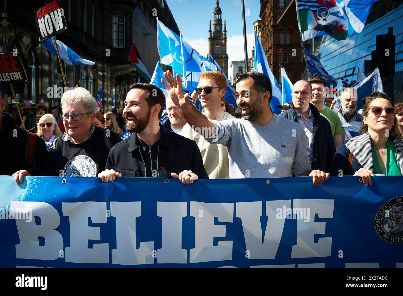 Glasgow Écosse, Royaume-Uni 20 avril 2024. March and Rally for a Independent Scotland passe par la ville jusqu'à George Square avec des conférenciers dont le premier ministre écossais Humza Yousaf. crédit sst/alamy live news Banque D'Images