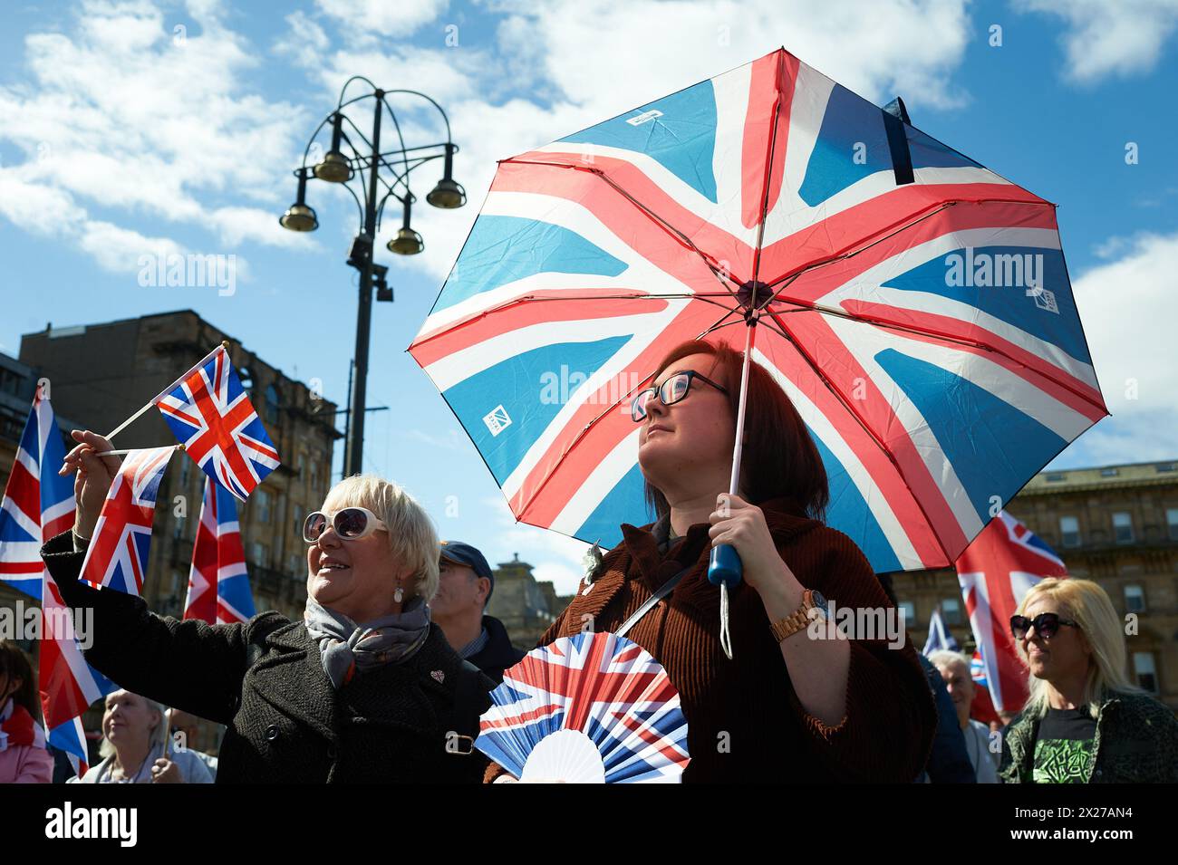Glasgow Écosse, Royaume-Uni 20 avril 2024. Une contre-manifestation pro-syndicale a lieu à George Square pendant la Marche et le rassemblement pour une Écosse indépendante. crédit sst/alamy live news Banque D'Images