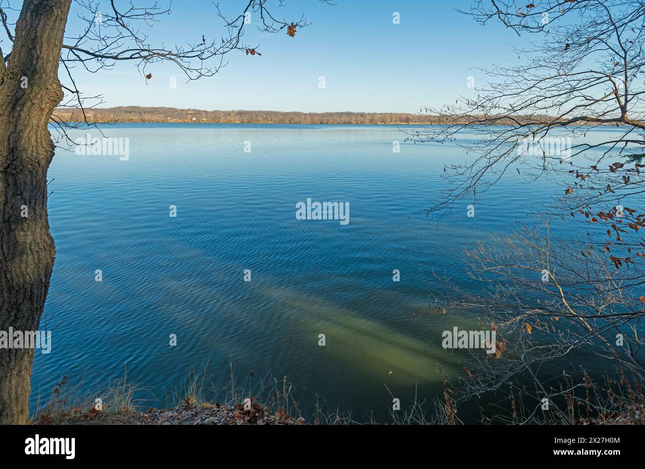 La rivière Illinois à Morning Light dans le parc d'État de Starved Rock dans l'Illinois Banque D'Images