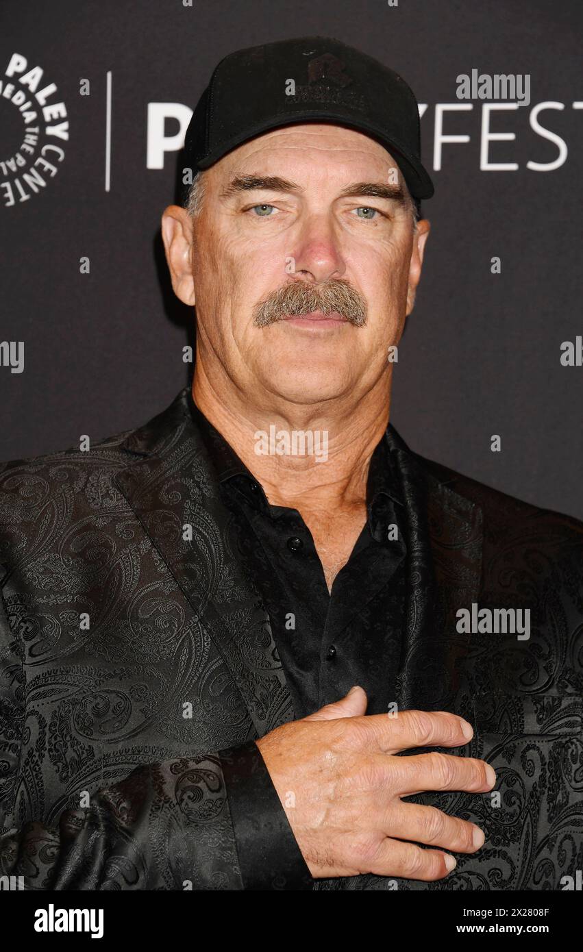 HOLLYWOOD, CALIFORNIE - 19 AVRIL : Patrick Warburton arrive au Paley Fest LA 2024 - célébration du 25e anniversaire de la famille Guy au Dolby Theatre sur l'Apri Banque D'Images