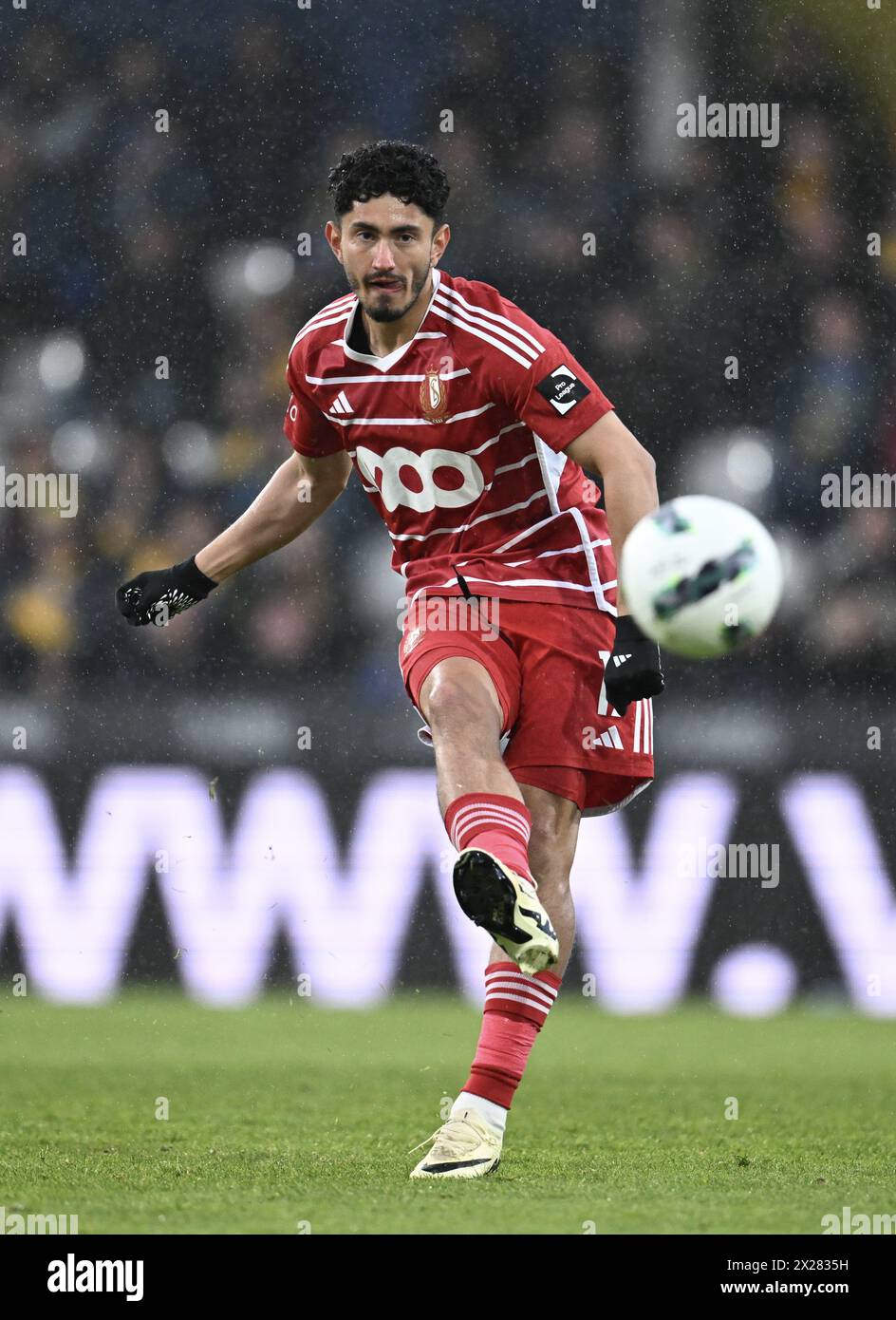 Westerlo, Belgique. 20 avril 2024. Steven Alzate de Standard photographié en action lors d'un match de football entre le KVC Westerlo et le Standard de Liège, samedi 20 avril 2024 à Westerlo, le 4e jour (sur 10) des Europe Play-offs de la première division 'Jupiler Pro League' 2023-2024 du championnat belge. BELGA PHOTO JOHN THYS crédit : Belga News Agency/Alamy Live News Banque D'Images