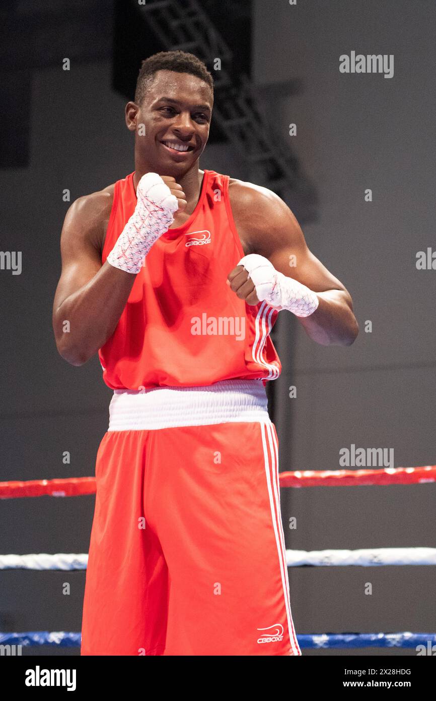 Pueblo, Colorado, États-Unis. 20 avril 2024. Le brésilien Keno Machado (Rouge) pose pour les photos après avoir remporté le combat de championnat masculin de 92 kg. Crédit : Casey B. Gibson/Alamy Live News Banque D'Images