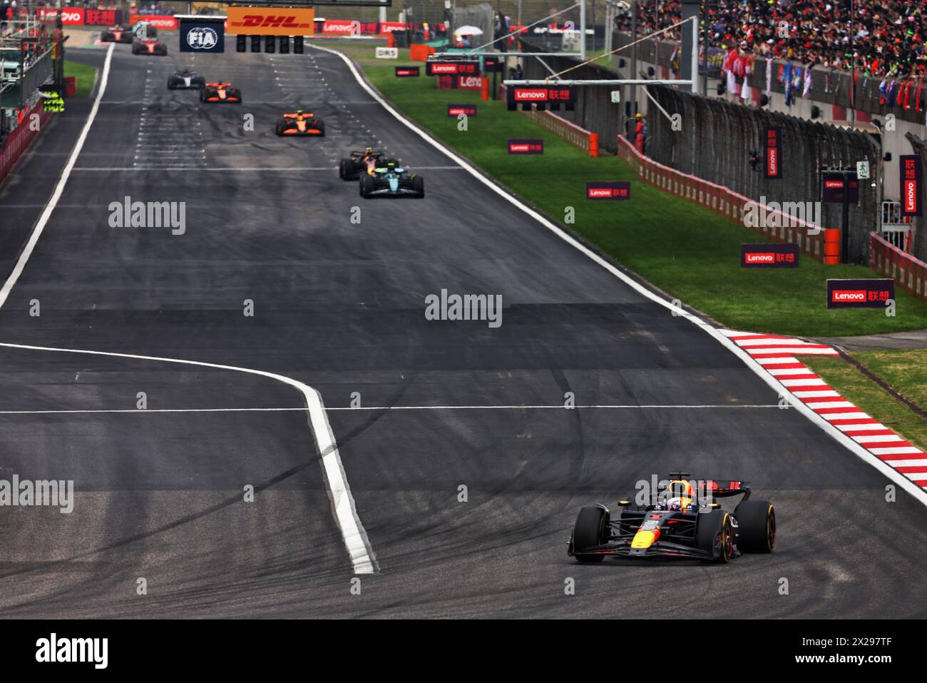 Shanghai, Chine. 21 avril 2024. Max Verstappen (NLD) Red Bull Racing RB20. 21.04.2024. Championnat du monde de formule 1, Rd 5, Grand Prix de Chine, Shanghai, Chine, jour de la course. Le crédit photo devrait se lire : XPB/Alamy Live News. Banque D'Images