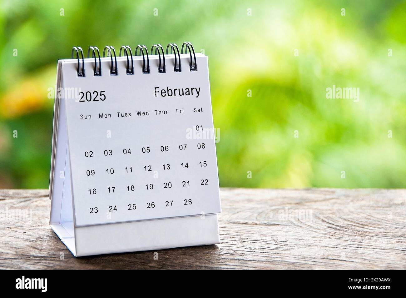 Calendrier de tableau blanc de février 2025 avec espace personnalisable pour le texte. Concept de calendrier et espace de copie Banque D'Images