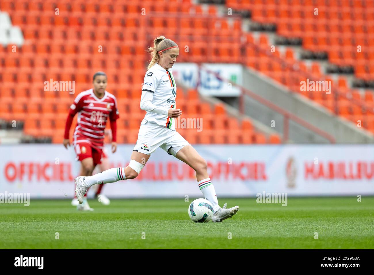 Liège, Belgique. 20 avril 2024. Julie Biesmans (30 ans) de l'OHL photographiée lors d'un match de football féminin entre la Standard Femina de Liège et l'OHL le 5ème jour de match dans les play offs de la saison 2023 - 2024 en Super League belge Lotto Womens, le samedi 20 avril 2024 à Liège, BELGIQUE . Crédit : Sportpix/Alamy Live News Banque D'Images
