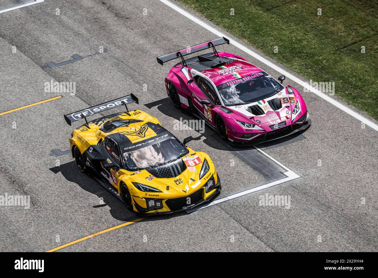 Imola, Italie. 21 avril 2024. 81 EASTWOOD Charlie (irl), ANDRADE Rui (ang), VAN ROMPUY Tom (bel), TF Sport, Corvette Z06 GT3.R #81, LM GT3, 85 BOVY Sarah (bel), PIN Doriane (fra), GATTING Michelle (dnk), Iron Dames, Lamborghini Huracan GT3 evo2 #85, LM GT3, action pendant les 2024 6 heures d'Imola, 2ème manche du Championnat du monde d'Endurance FIA 2024, du 18 au 21 avril 2024 sur l'Autodromo Internazionale Enzo e Dino Ferrari à Imola, Italie - photo Charly Lopez/DPPI crédit : DPPI Media/Alamy Live News Banque D'Images