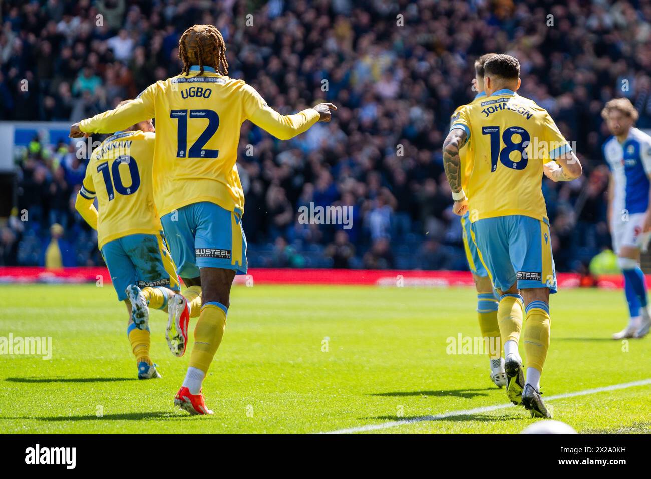 Blackburn, Royaume-Uni. 21 avril 2024. L'attaquant de Sheffield mercredi Ike Ugbo (12 ans) célèbre le milieu de terrain de Sheffield mercredi Josh Windass (11 ans) but 0-1 lors du Blackburn Rovers v Sheffield Wednesday SkyBet EFL Championship match à Ewood Park, Blackburn, Royaume-Uni le 21 avril 2024 crédit : Every second Media/Alamy Live News Banque D'Images