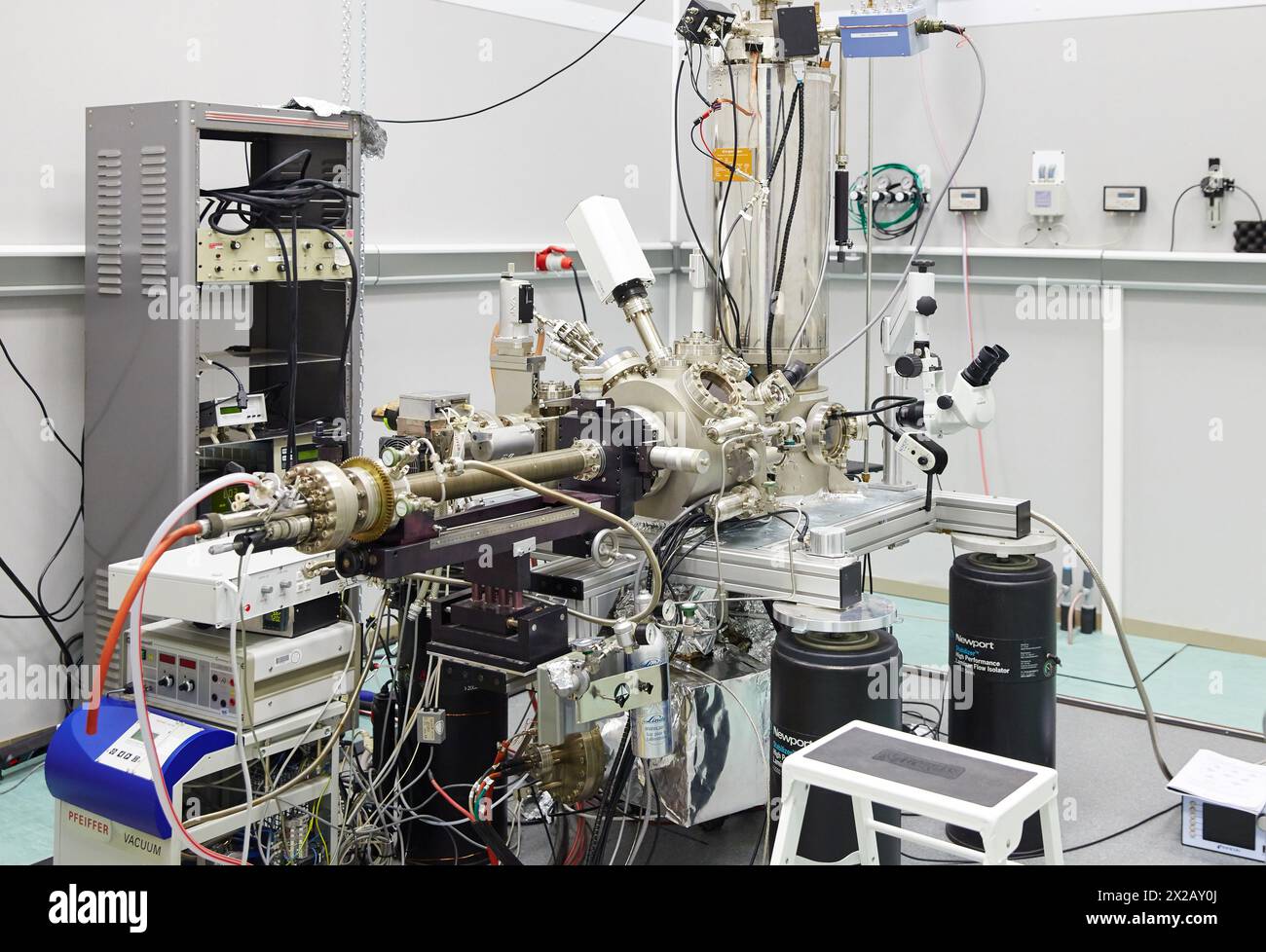 Microscope à effet tunnel à balayage pour mesurer les propriétés électroniques, mécaniques et optiques à l'échelle atomique. Vide cryogénique. Nanotechnologie. Labo Banque D'Images