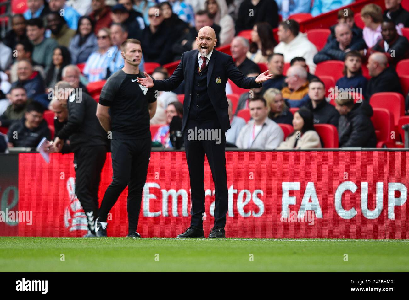 LONDRES, Royaume-Uni - 21 avril 2024 : Erik Ten Hag, entraîneur de Manchester United, réagit lors de la demi-finale de la FA Cup des Emirates entre le Coventry City FC et le Manchester United FC au stade de Wembley (crédit : Craig Mercer/ Alamy Live News) Banque D'Images