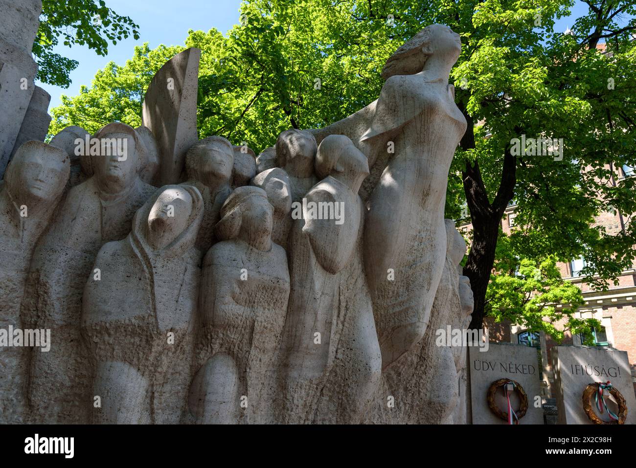 Le mémorial de la Révolution hongroise de 1956 par Robert Csíkszentmihályi érigé en 2006 à l'Université de technologie et d'économie de Budapest Banque D'Images