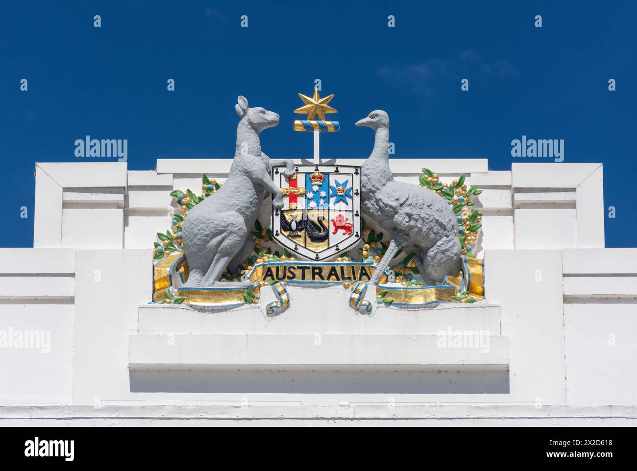 Armoiries royales australiennes sur l'ancien Parlement (musée de la démocratie), King George Terrace, Canberra, territoire de la capitale australienne, Australie Banque D'Images