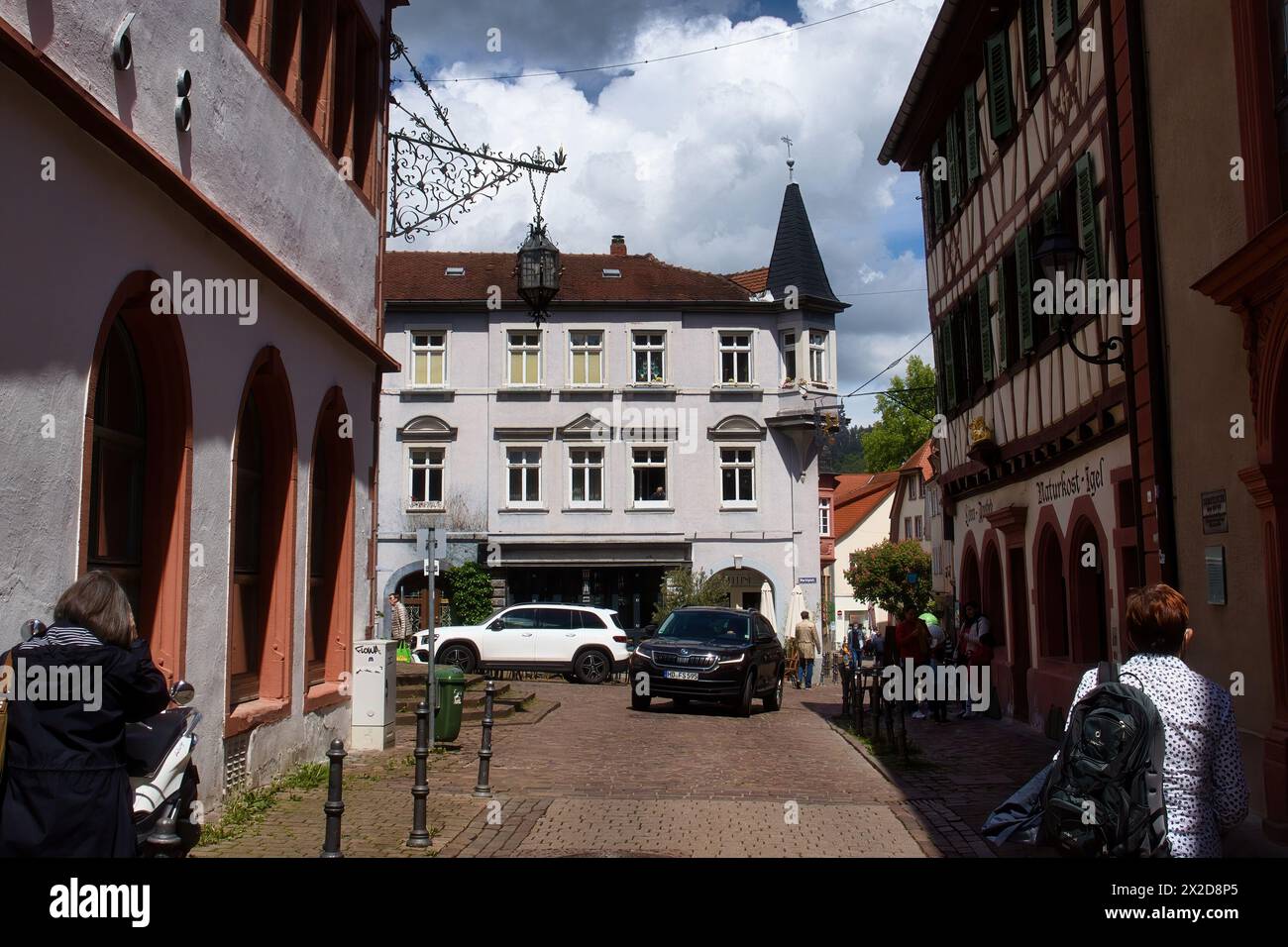Weinheim, Allemagne - 19 mai 2021 : rue dans la vieille ville, Altstadt, de Weinheim, Allemagne. Banque D'Images