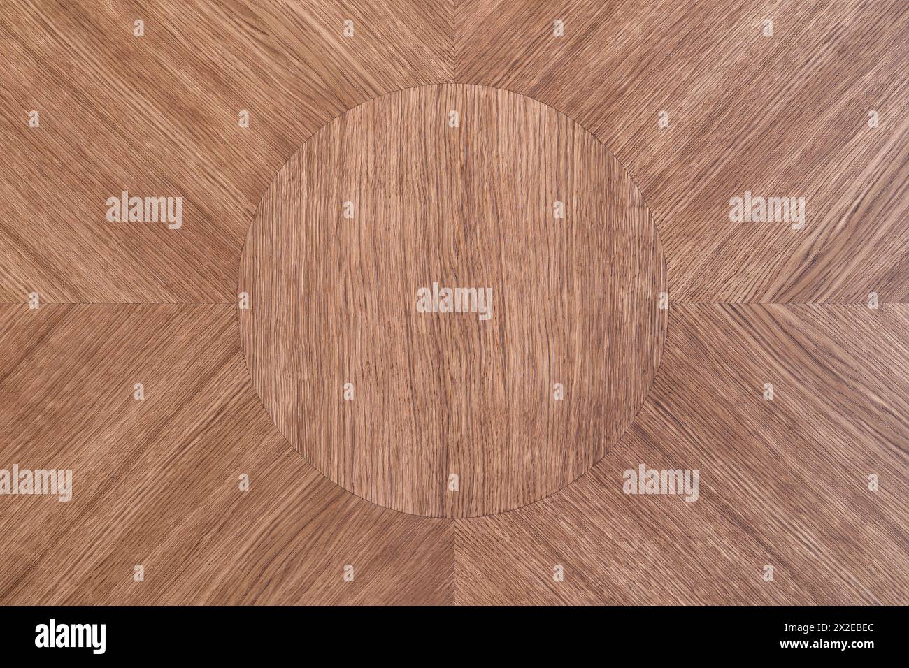 Plateau de table en bois en chêne massif et placage de chêne de la technique de marqueterie avec finition vernis clair comme fond Banque D'Images