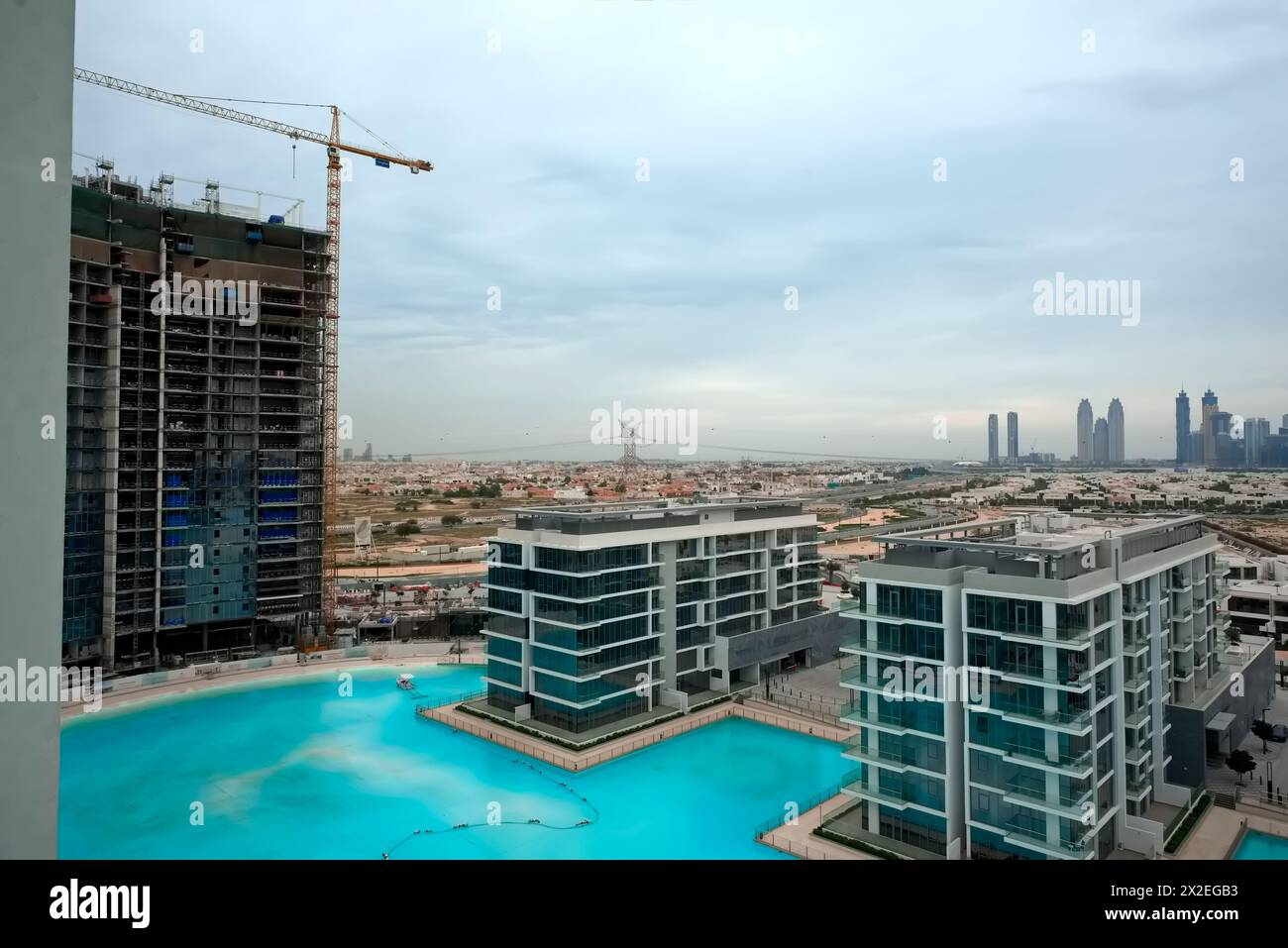 Dubaï, Émirats arabes Unis – 09 avril 2024, Dubaï Skyline depuis Mohammed Bin Rashid Al Maktoum City District dans la journée. Banque D'Images