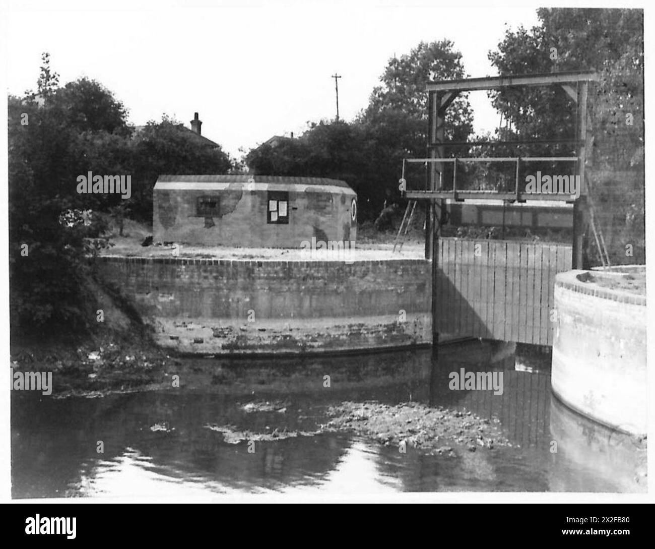 Les points forts camouflés sont occupés par le 2e corps de l'armée britannique pour des opérations défensives. Banque D'Images