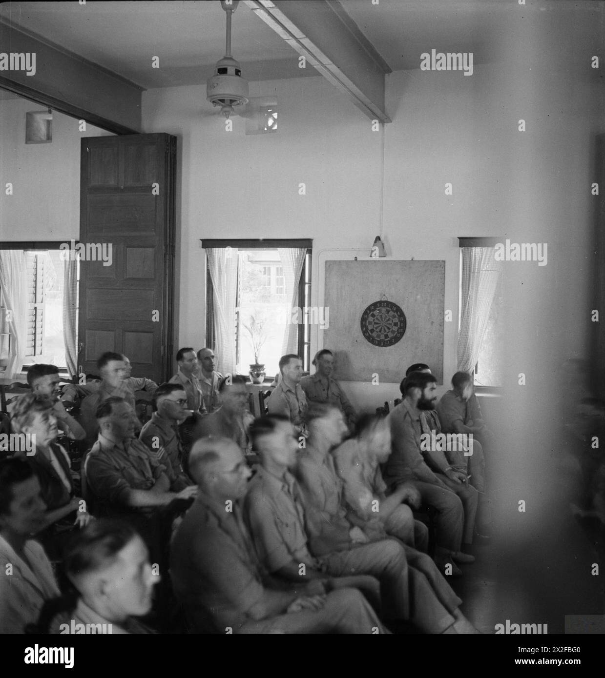 Cecil Beaton photographie des personnes, des environnements urbains et ruraux et des infrastructures de guerre en Inde, en Birmanie et en Chine au cours de sa tournée de décembre 1943 à août 1944. Banque D'Images