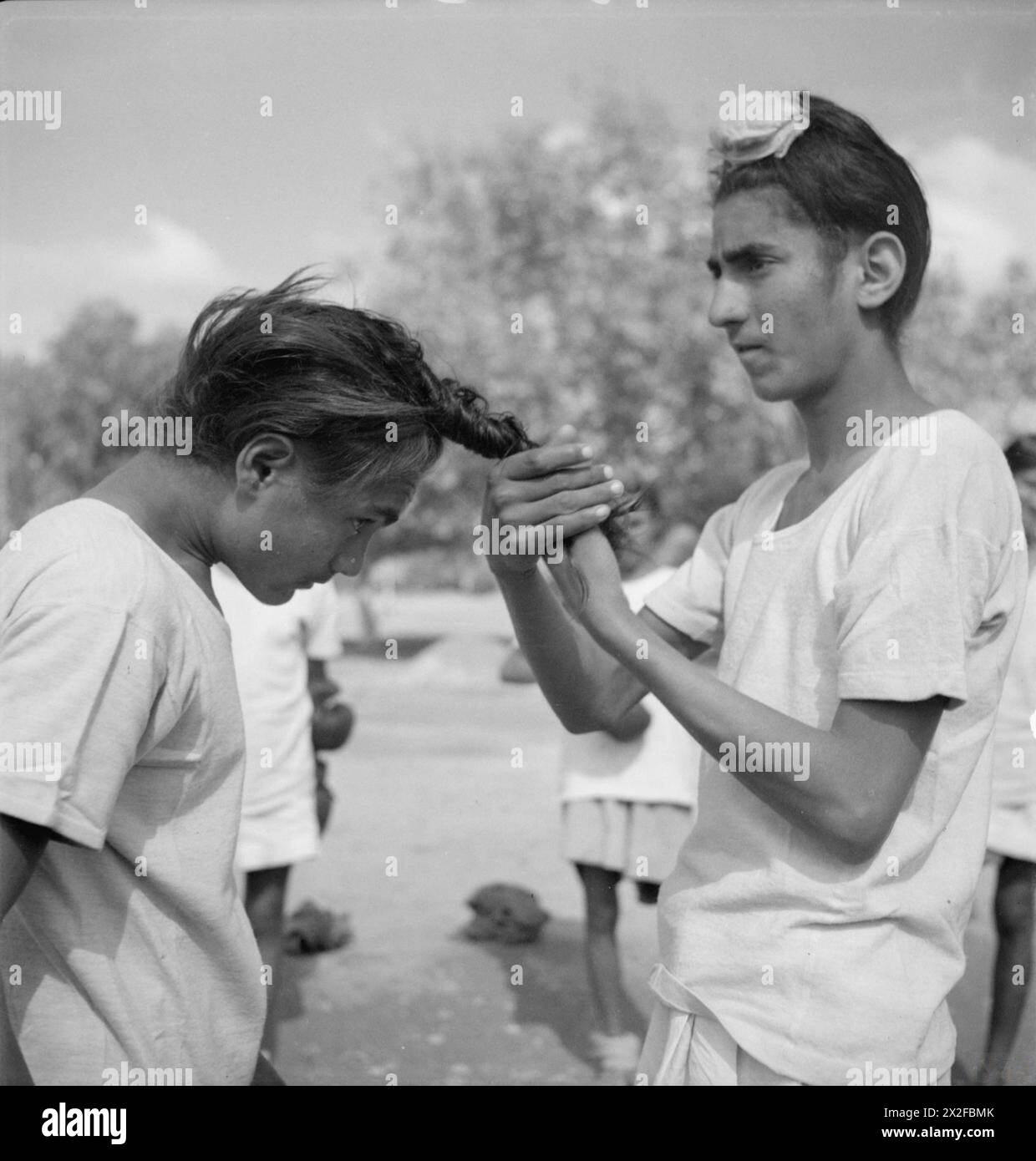 Beaton capture des images de scènes civiles, culturelles et militaires à travers l'Inde, la Birmanie et la Chine de décembre 1943 à août 1944, mettant en évidence la vie en temps de guerre. Banque D'Images