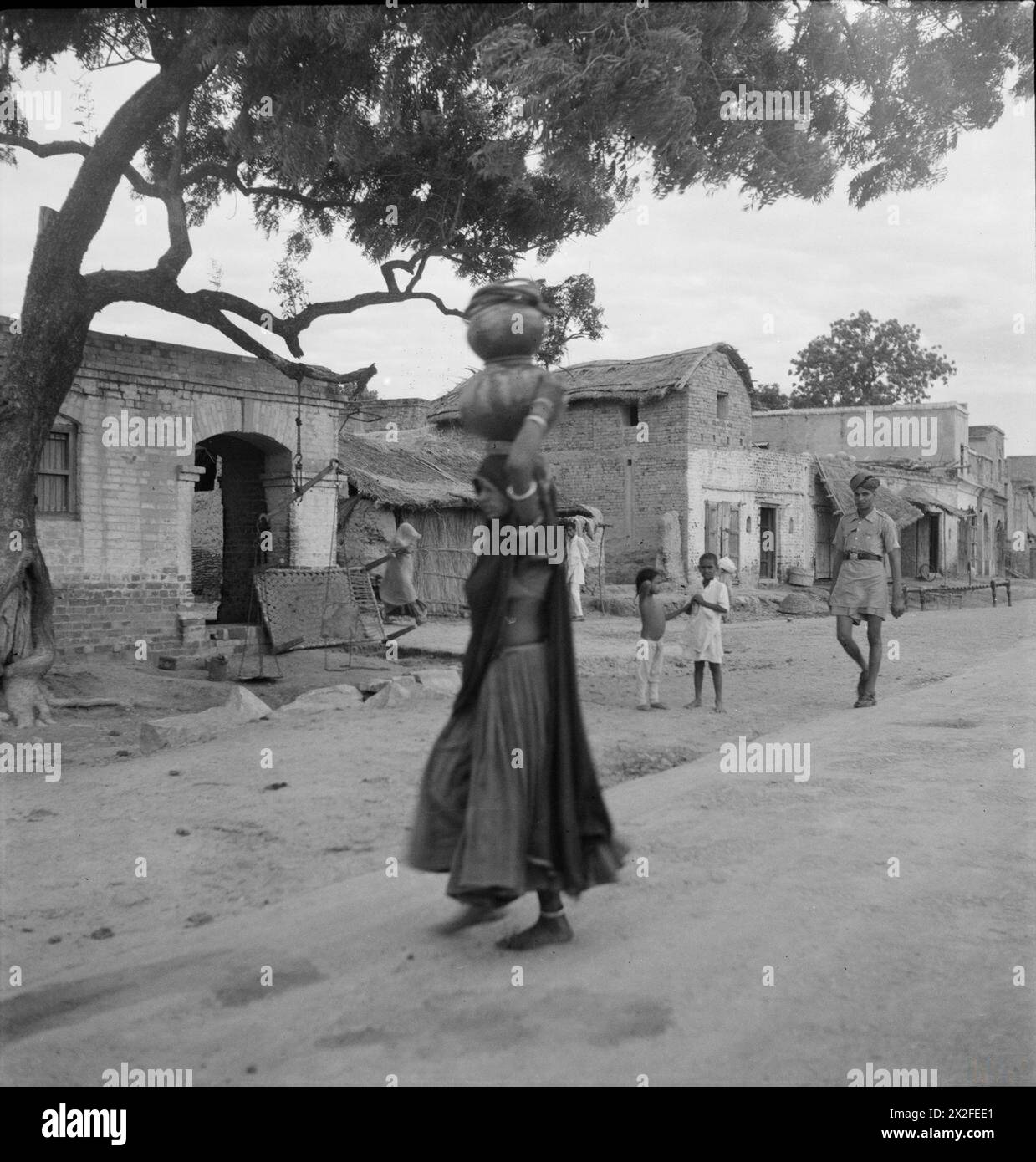 Cecil Beaton photographie la vie civile, les activités culturelles et les conditions de guerre en Inde, en Birmanie et en Chine de décembre 1943 à août 1944. Banque D'Images