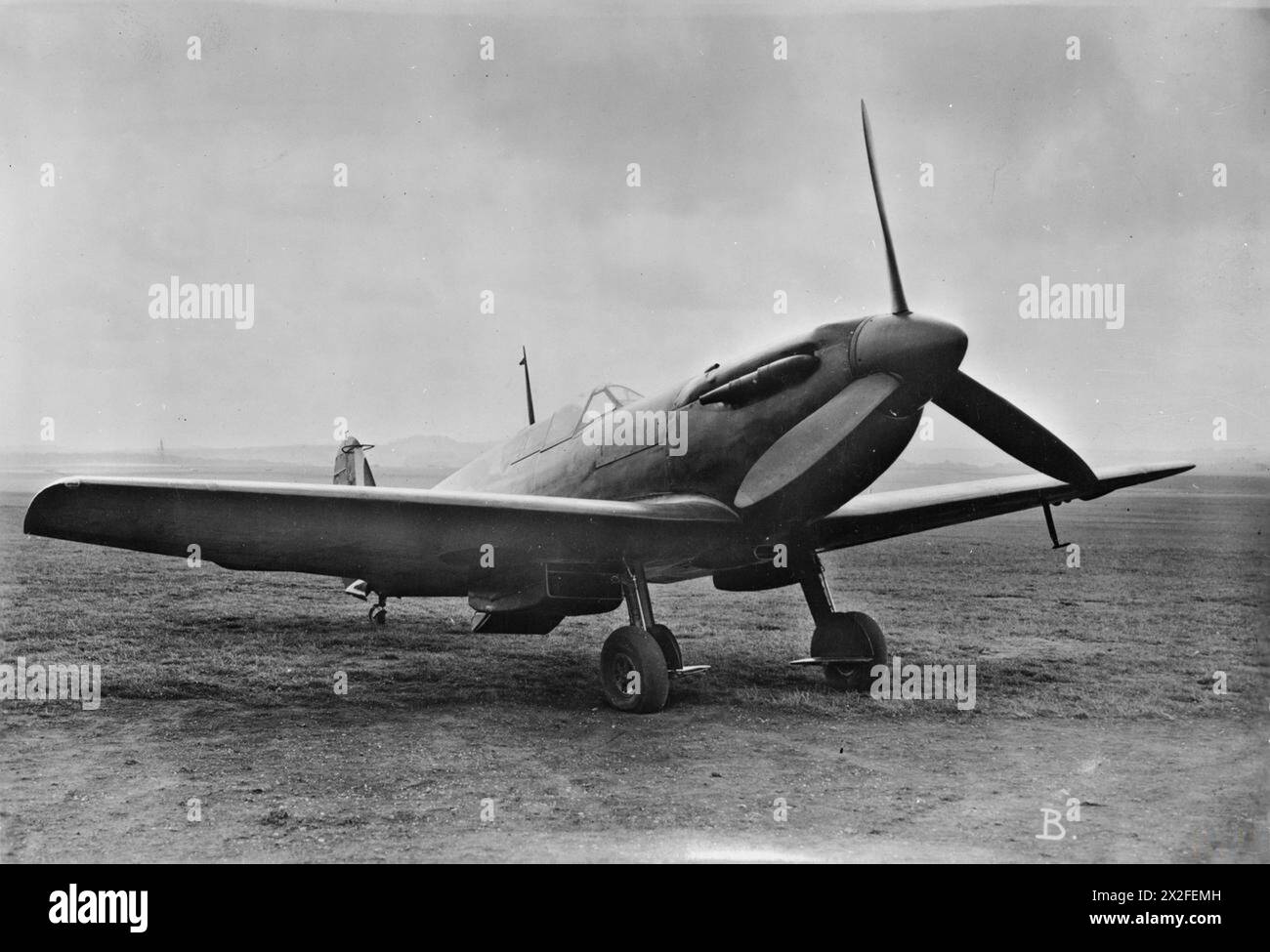 AVIONS BRITANNIQUES DE LA PÉRIODE 1939-1945 - Spitfire Mk.3 version à ailes coupées (utilisé comme banc d'essai pour divers moteurs), vue au sol de la Royal Air Force Banque D'Images