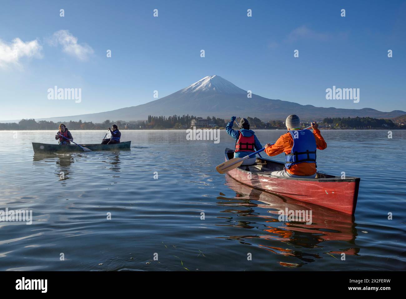 Géographie / voyage, Japon, Yamanashi, kayak sur le lac Kawaguchi, du mont Fuji ou du mont Fuji, ADDITIONAL-RIGHTS-CLEARANCE-INFO-NOT-AVAILABLE Banque D'Images