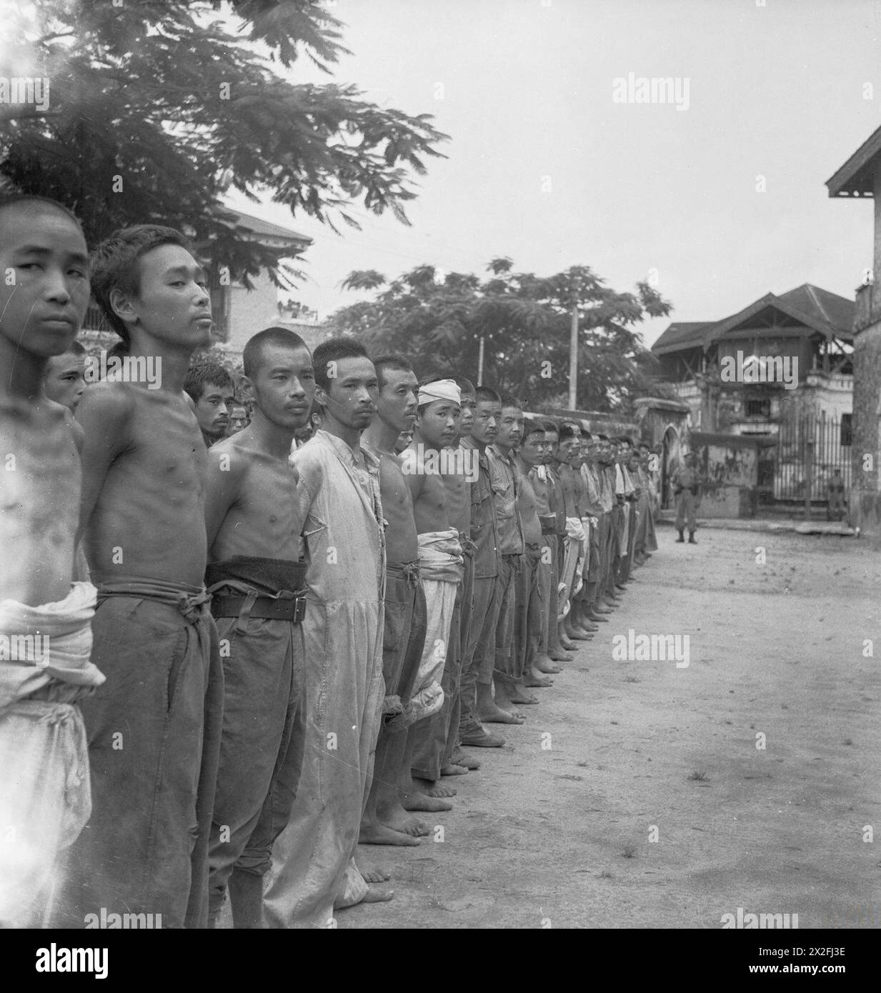 Les prisonniers de guerre japonais sont inscrits à Rangoon pendant la campagne de Birmanie de 1941 à 1945. Banque D'Images