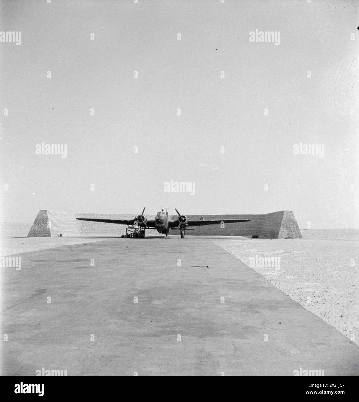 Cecil Beaton photographie la vie civile, les monuments culturels et les activités militaires au moyen-Orient de février à juillet 1942. Banque D'Images