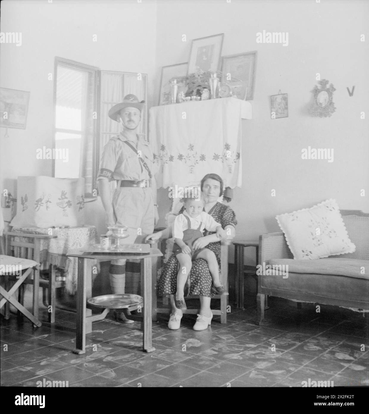 Cecil Beaton capture des images de personnes, d'opérations militaires et d'activités quotidiennes au moyen-Orient entre février et juillet 1942. Banque D'Images