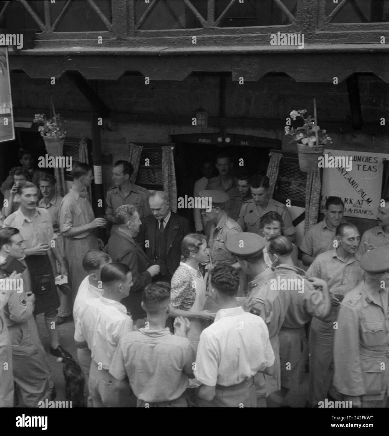 Cecil Beaton photographie la vie civile, les événements culturels et les conditions de guerre en Inde, en Birmanie et en Chine de décembre 1943 à août 1944. Banque D'Images