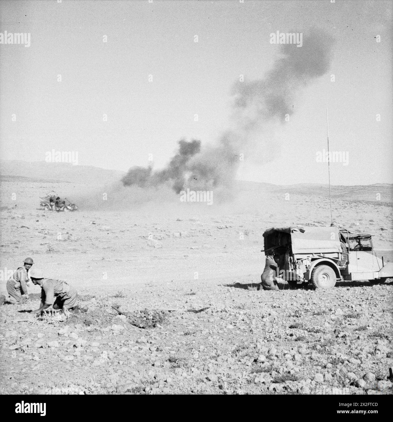Le 3 juillet 1941, les troupes de l'armée britannique ont essuyé des tirs d'obus près d'un quartier général de brigade sur le front de Damas au moyen-Orient. Banque D'Images