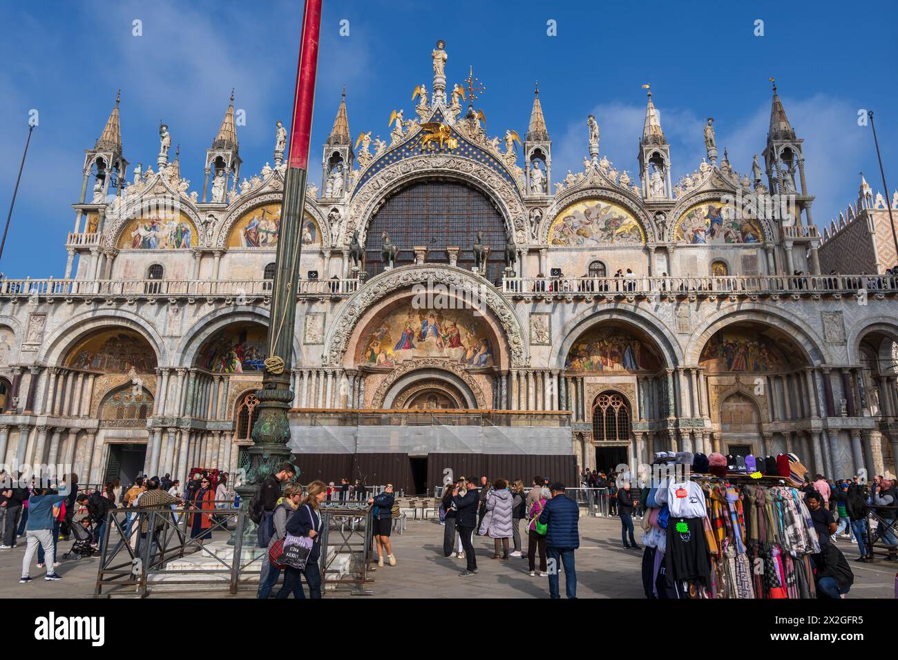 Venise, Italie - 19 mars 2024 - parfait Mark Basilica (Basilica di San Marco) et People on besoin Place Marc (Piazza San Marco). Banque D'Images