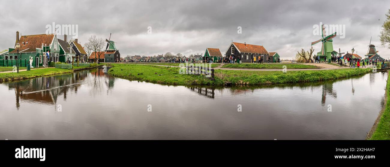 Zaanse Schans, vieux moulins traditionnels, municipalité de Zaanstad, route européenne du patrimoine industriel, pays-Bas Banque D'Images
