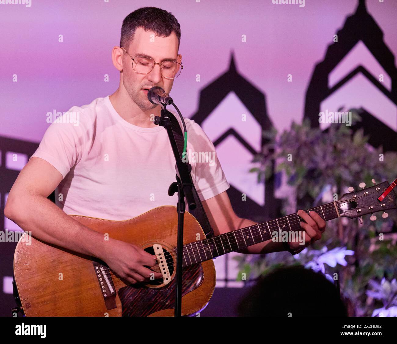 PHILADELPHIE, PA, États-Unis - 04 MARS 2024 : Jack Antonoff se produit au REC Philly. Banque D'Images