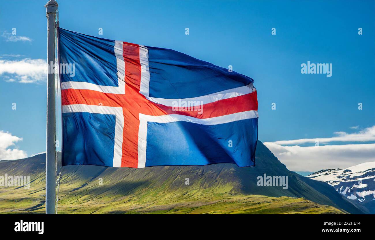 Die Fahne von Island flattert im Wind, isoliert gegen blauer Himmel Banque D'Images