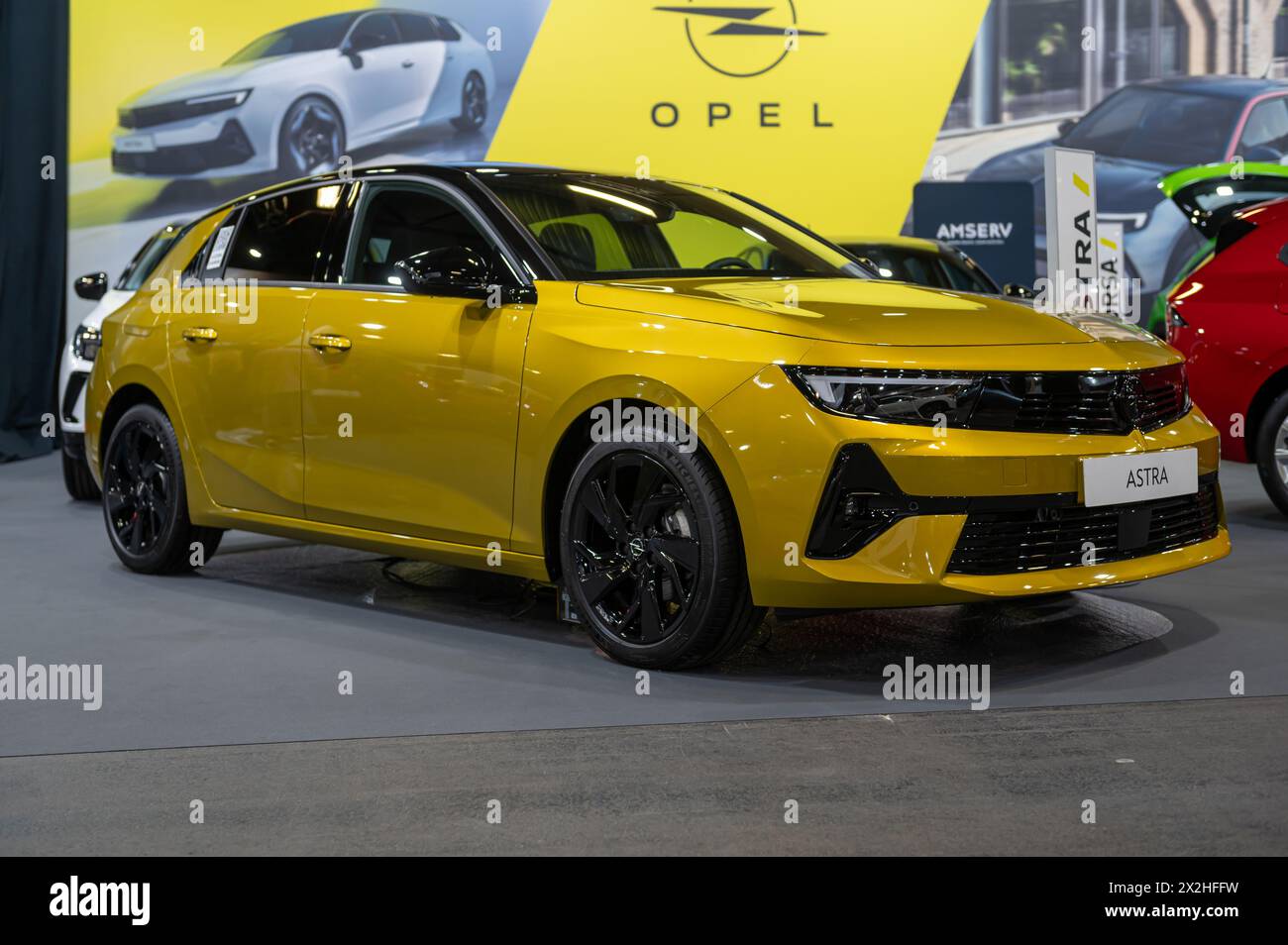 Riga, Lettonie, le 19 avril 2024 : une nouvelle Opel Astra en avant-première au salon de l'automobile, modèle 2024 Banque D'Images