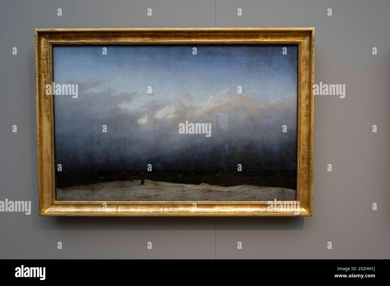 Oelgemaelde Moench am Meer, Sonderausstellung unendliche Landschaften vom Maler der Romantik Caspar David Friedrich, in der Alten Nationalgalerie, Querformat, AM 19.04.2024 in Berlin Mitte, nur fuer redaktionelle Zwecke, Editorial use only Alte Nationalgalerie etc - Berlin *** Oelgemaelde Moench am Meer, exposition spéciale Infinite Landscapes du peintre romantique Caspar David Friedrich, dans l'Alte Nationalgalerie, format paysage, le 19 04 2024 à Berlin Mitte, pour usage éditorial exclusif, usage éditorial exclusif Alte Nationalgalerie etc Berlin Banque D'Images