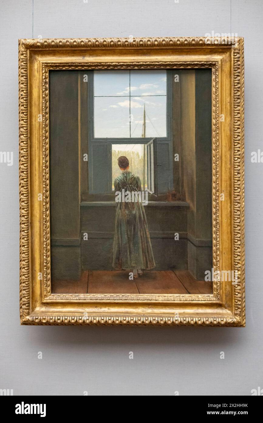 Oelgemaelde Frau am Fenster, Sonderausstellung unendliche Landschaften vom Maler der Romantik Caspar David Friedrich, in der Alten Nationalgalerie, Hochformat, AM 19.04.2024 in Berlin Mitte, nur fuer redaktionelle Zwecke, usage éditorial seulement Alte Nationalgalerie etc - Berlin *** peinture à l'huile femme à la fenêtre, exposition spéciale paysages infinis du peintre romantique Caspar David Friedrich, dans l'Alte Nationalgalerie, format portrait, le 19 04 2024 à Berlin Mitte, pour usage éditorial exclusif, usage éditorial exclusif Alte Nationalgalerie etc Berlin Banque D'Images