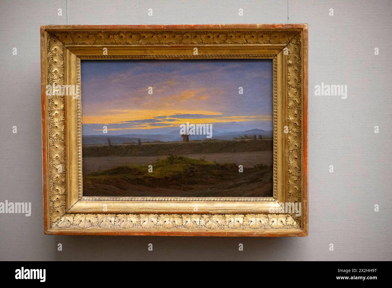 Oelgemaelde Elblandschaft mit zwei Reisigsammlerinnen vom Stralsund Museum, Sonderausstellung unendliche Landschaften vom Maler der Romantik Caspar David Friedrich, in der Alten Nationalgalerie, Querformat, am 19.04.2024 in Berlin Mitte, nur fuer redaktionelle Zwecke, usage éditorial exclusif Alte Nationalgalerie etc - Berlin *** peinture à l'huile paysage Elbe avec deux collectionneurs de broussailles du Musée Stralsund, exposition spéciale paysages infinis du peintre romantique Caspar David Friedrich, dans l'Alte Nationalgalerie, format paysage, le 19 04 2024 à Berlin Mitte, uniquement pour usage éditorial, Banque D'Images