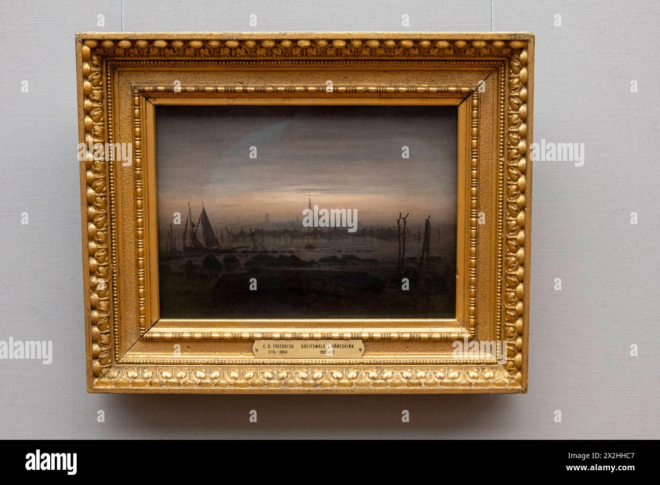 Oelgemaelde Greifswald im Mondschein des Nationalmuseum fuer Kunst Oslo, Sonderausstellung unendliche Landschaften vom Maler der Romantik Caspar David Friedrich, in der Alten Nationalgalerie, Querformat, AM 19.04.2024 in Berlin Mitte, nur fuer redaktionelle Zwecke, usage éditorial exclusif Alte Nationalgalerie etc - Berlin *** peinture à l'huile Greifswald au clair de lune du Musée National d'Art d'Oslo, exposition spéciale paysages infinis du peintre romantique Caspar David Friedrich, dans l'Alte Nationalgalerie, format paysage, le 19 04 2024 à Berlin Mitte, uniquement pour usage éditorial, éditorial Banque D'Images