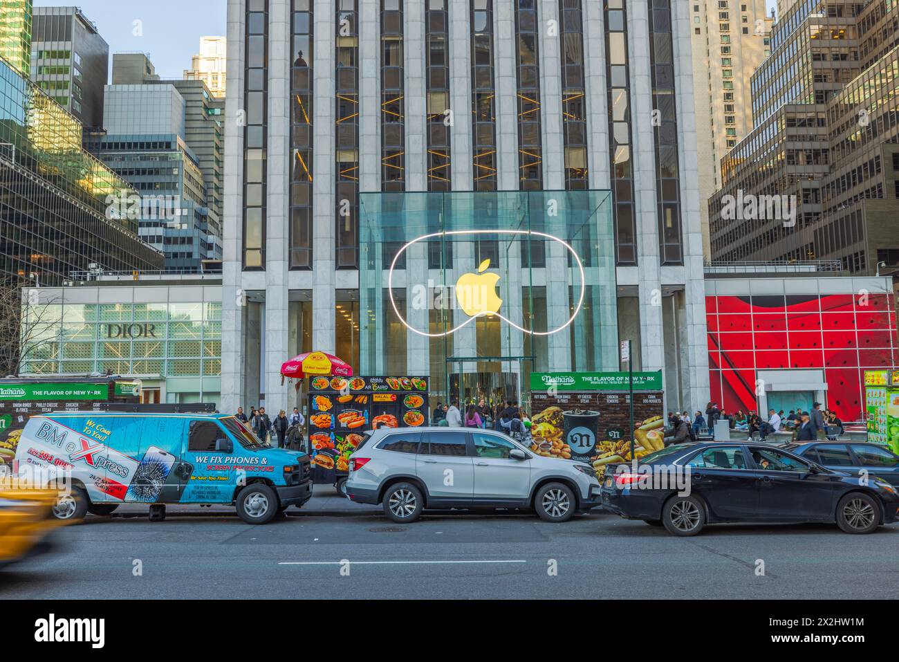 Vue rapprochée du campus du siège social de la société Apple situé sur la Cinquième Avenue. NY. ÉTATS-UNIS. Banque D'Images