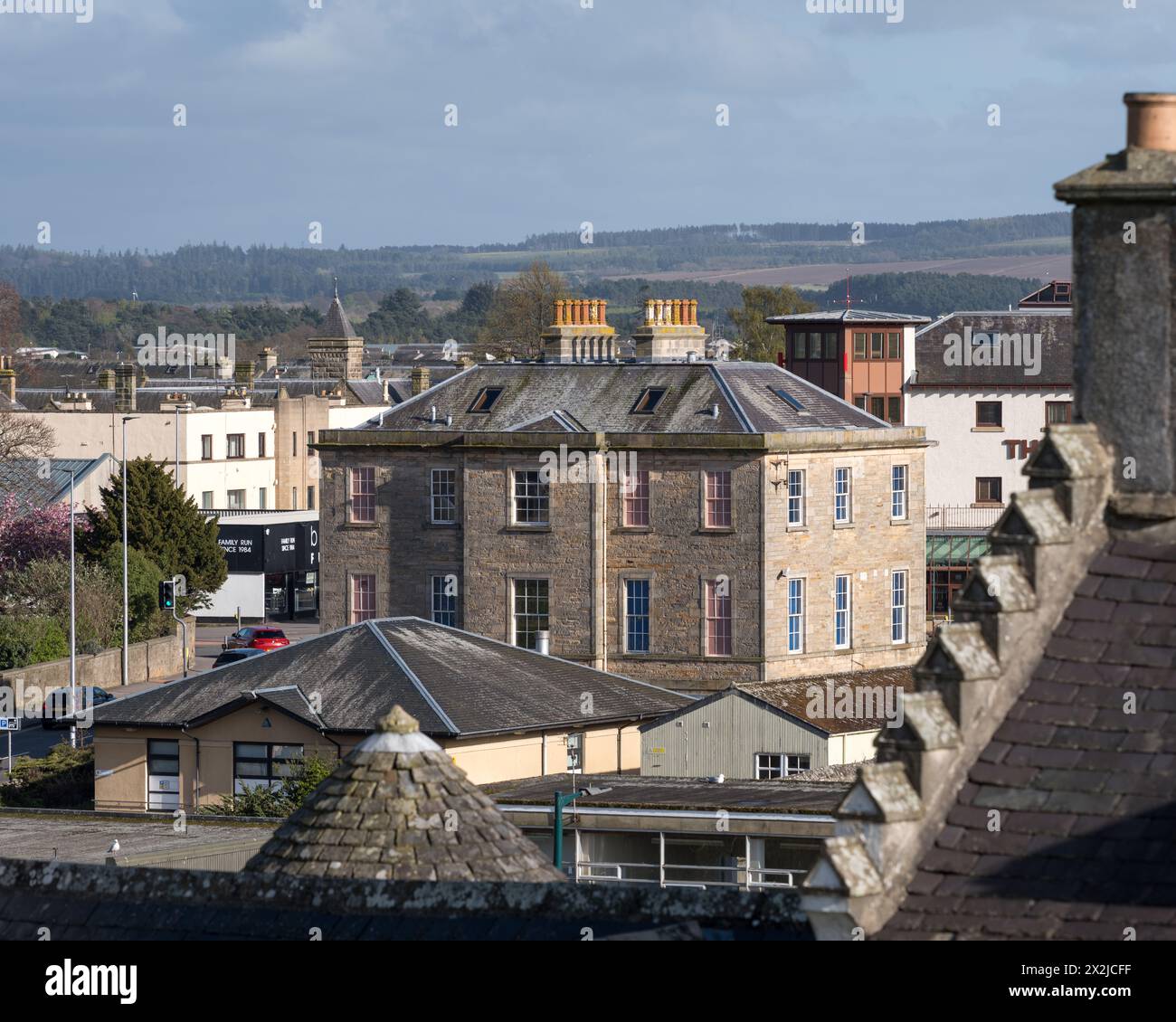 22 avril 2024. Elgin, Moray, Écosse. Il s'agit d'une vue depuis le sommet de Ladyhill sur Highfield House à Northfield Terrace, Elgin. Cette propriété date de fro Banque D'Images