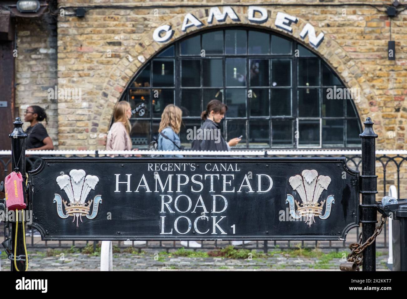 Londres, Royaume-Uni - 18 mai 2023 - panneau de l'écluse routière de Hampstead, communément appelé écluse de Camden Banque D'Images