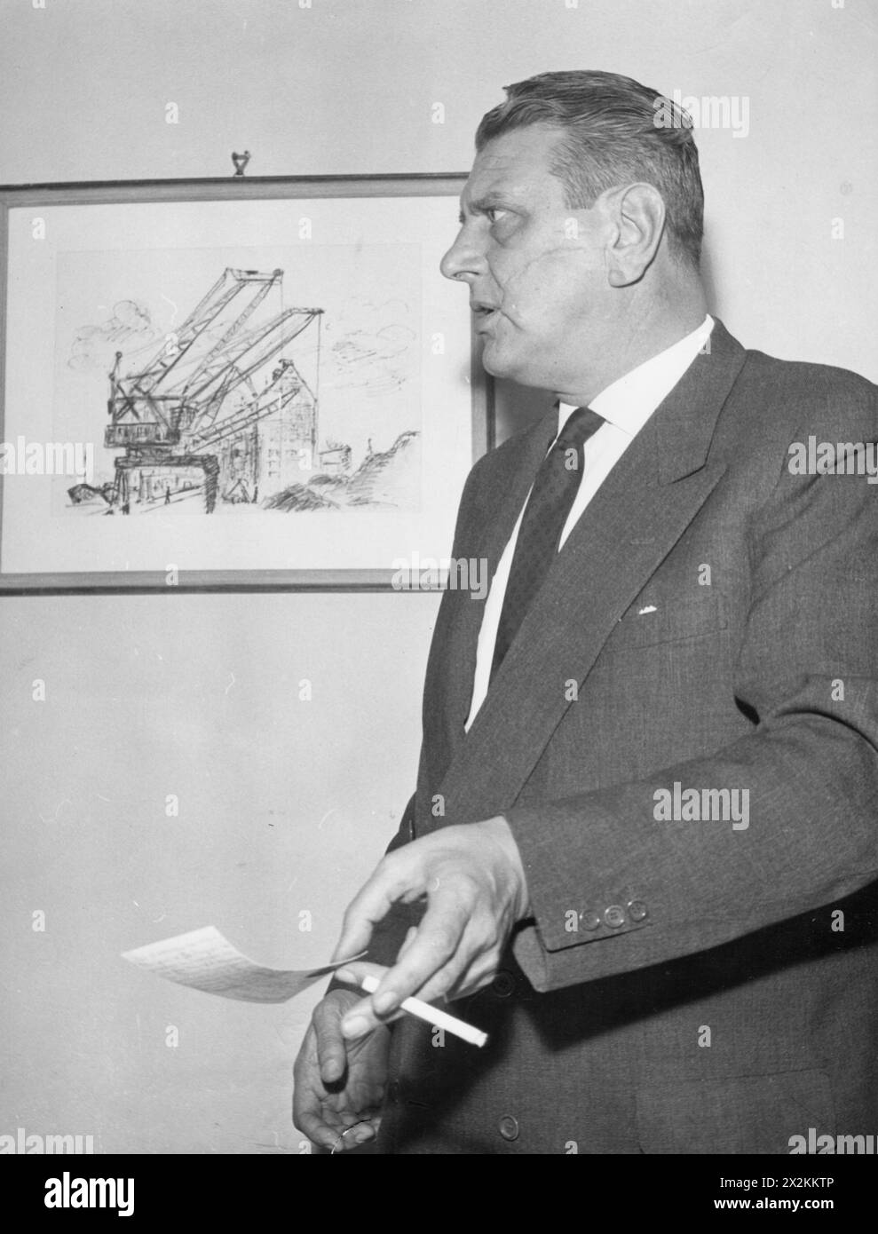 Skorzeny, Otto, 12.6.1908 - 6,7.1975, officier SS autrichien et marchand d'armes, dans son bureau, Madrid, vers 1963, USAGE ÉDITORIAL EXCLUSIF Banque D'Images