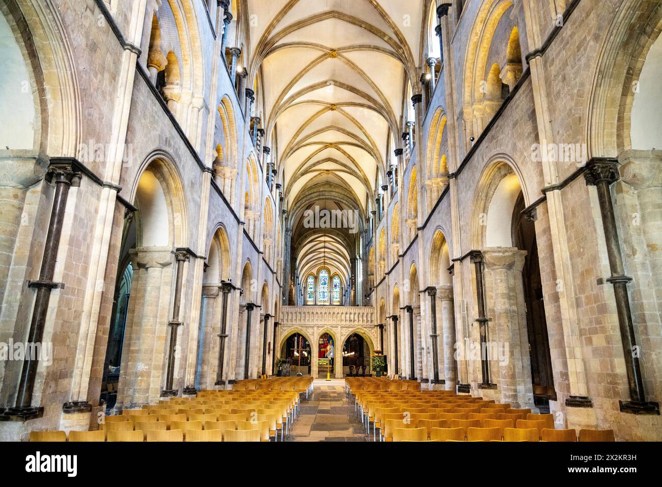 Nef intérieure de la cathédrale de Chichester, West Sussex, Angleterre Banque D'Images