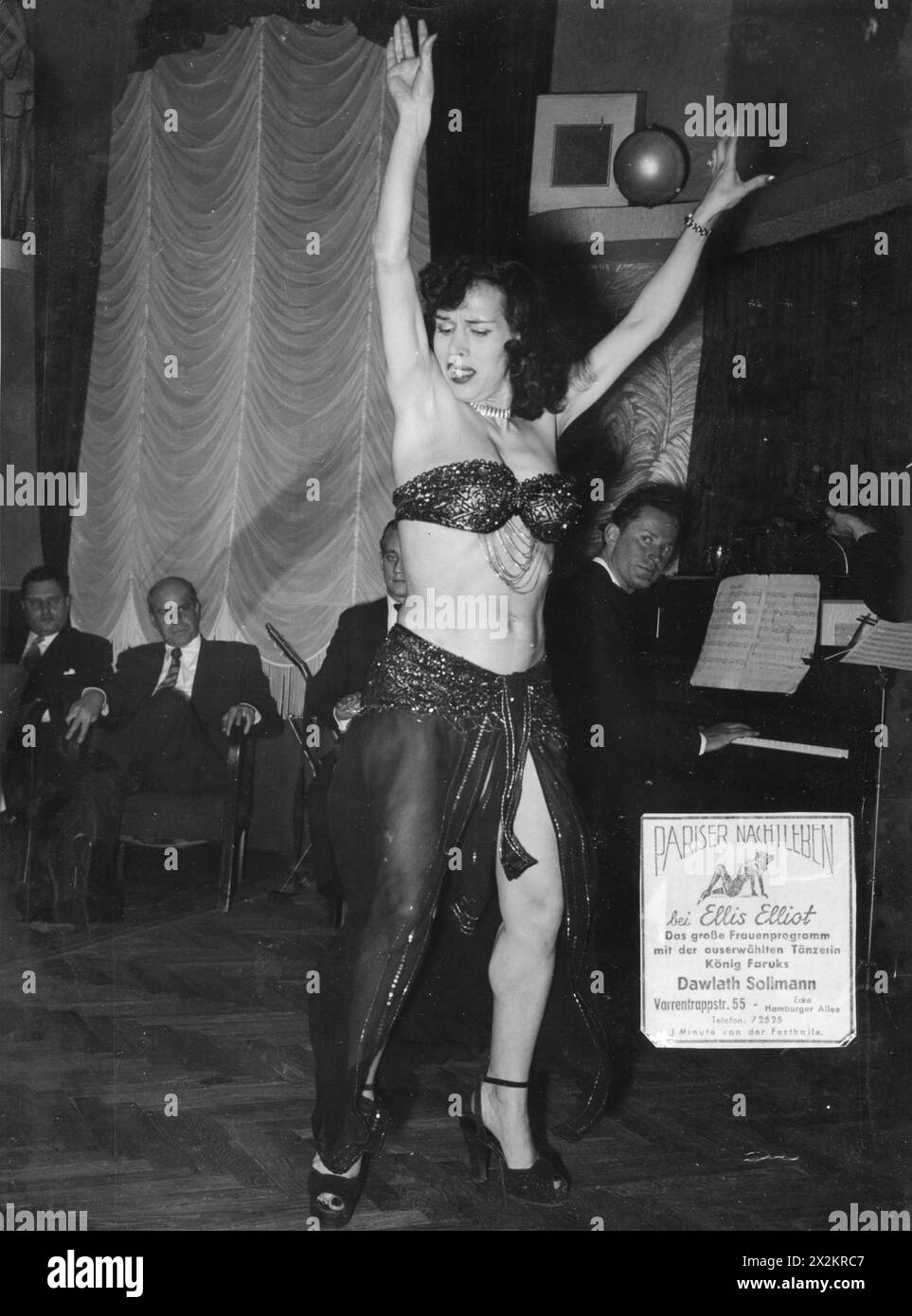 Soliman, Dawlath, danseuse égyptienne, représentation sur scène à Ellis Elliot, Francfort-sur-le-main, DROITS-SUPPLÉMENTAIRES-AUTORISATION-INFO-NOT-AVAILABLE Banque D'Images