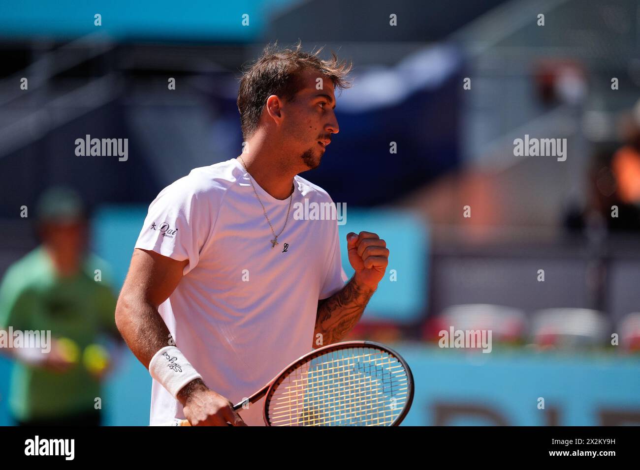 Felipe Meligeni Alves, du Brésil, en action contre Dominic Thiem, de l'Autriche, lors de l'Open Mutua de Madrid 2024, ATP Masters 1000 et WTA 1000, tournoi de tennis le 22 avril 2024 au Caja Magica de Madrid, Espagne Banque D'Images