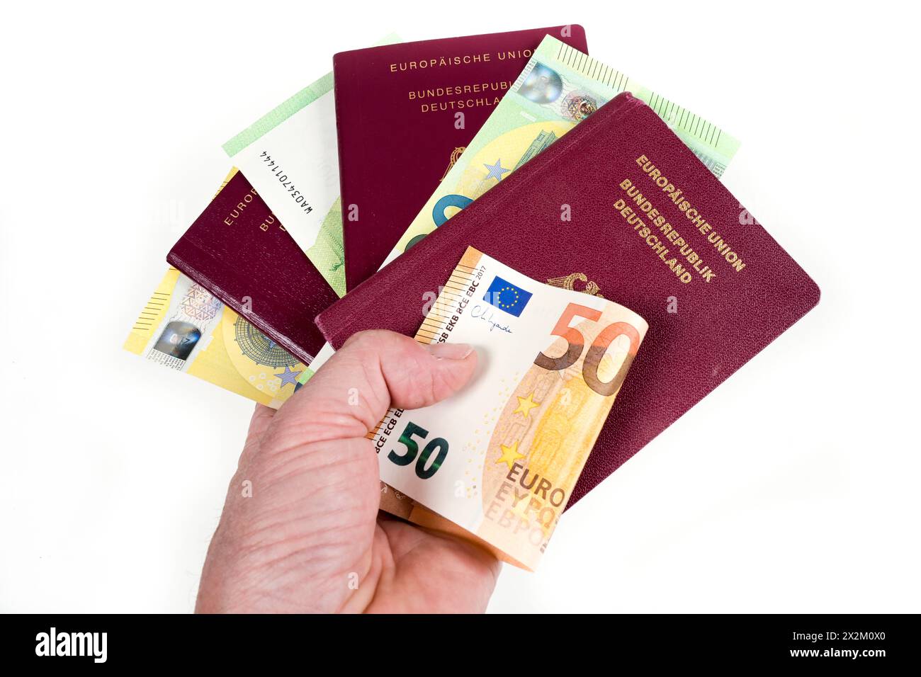 Geldscheine, Symbolfoto Bestechung, Reisepässe der Bundesrepublik Deutschland Banque D'Images