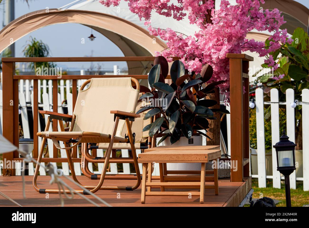 Sièges de table et de chaise pour camping de loisirs en plein air Banque D'Images