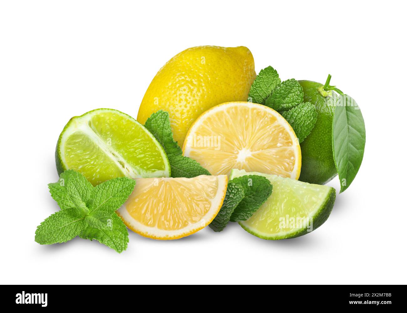 Citron vert frais, citrons et feuilles de menthe isolés sur blanc Banque D'Images